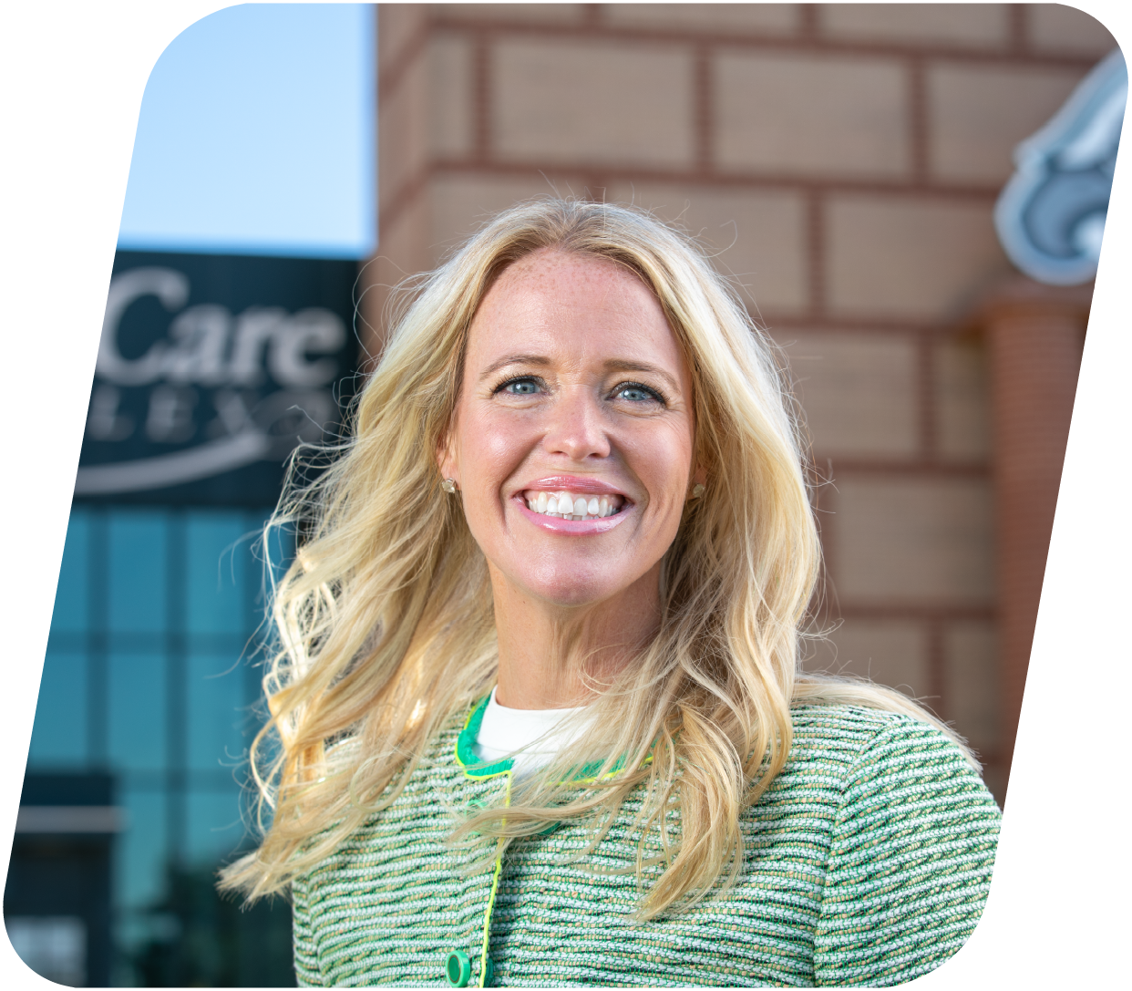 Hammond Headshot Outdoors